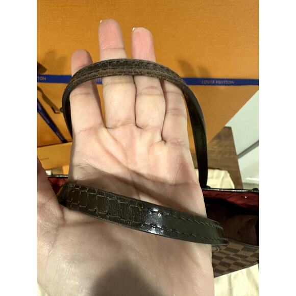 Louis Vuitton Neverfull MM Damier Ebene EUC -Box, Dustbag and full LV inclusions - Picture 15 of 16